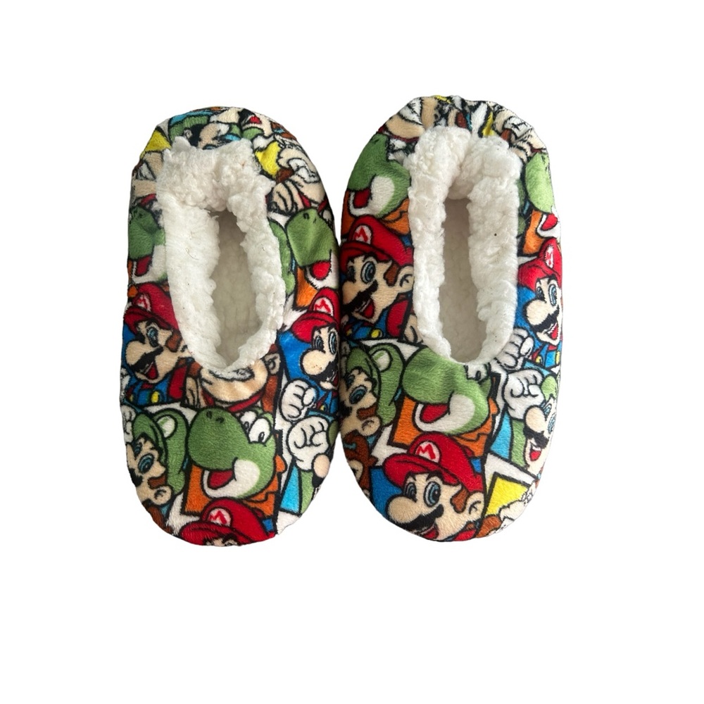 Super Mario Bros Fuzzy Grippy Slippers 🍄